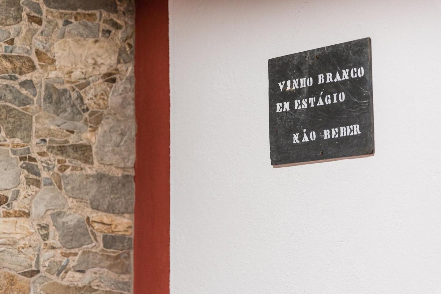 Hotel Guestready - Charming Stone Wall Retreat à Vila Nova de Gaia Extérieur photo