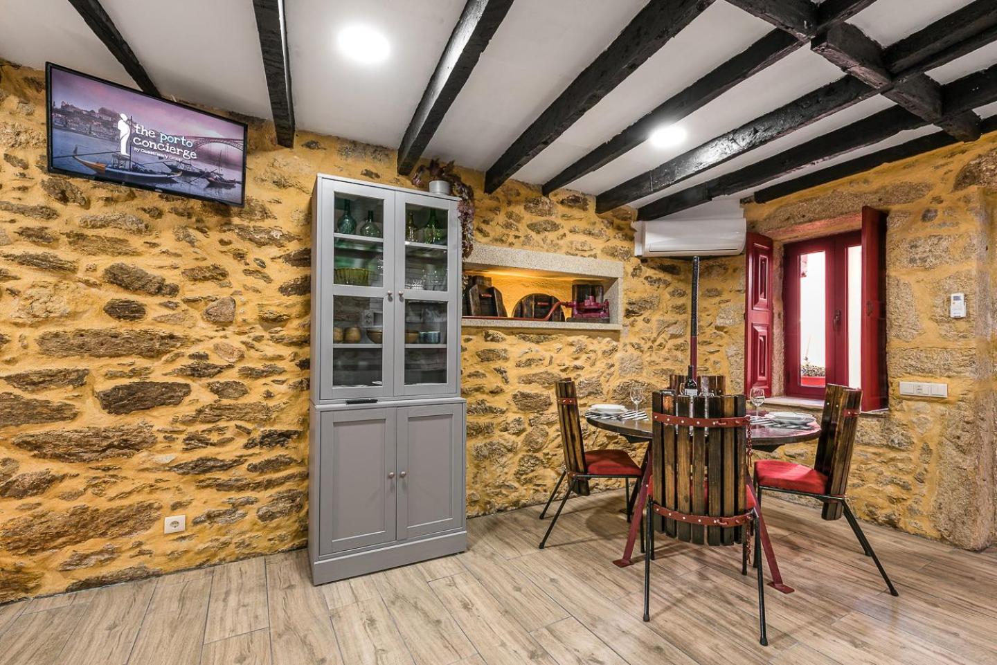 Hotel Guestready - Charming Stone Wall Retreat à Vila Nova de Gaia Extérieur photo